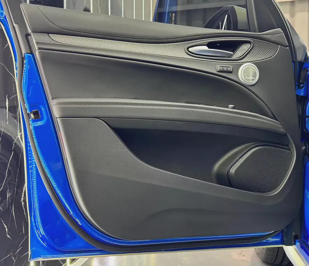 Original Color Blue | PPF |Silver Carbon Black | GCC  | Warranty Service 2030 | Low Mileage-9-9