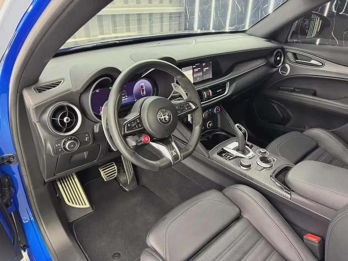 Original Color Blue | PPF |Silver Carbon Black | GCC  | Warranty Service 2030 | Low Mileage-10-10