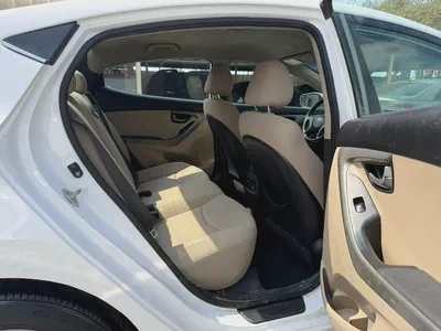 HYUNDAI ELANTRA-9