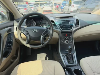 HYUNDAI ELANTRA-11
