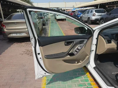 HYUNDAI ELANTRA-5