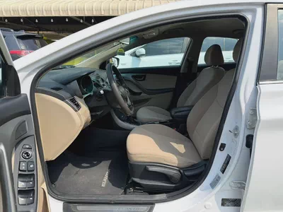 HYUNDAI ELANTRA-7