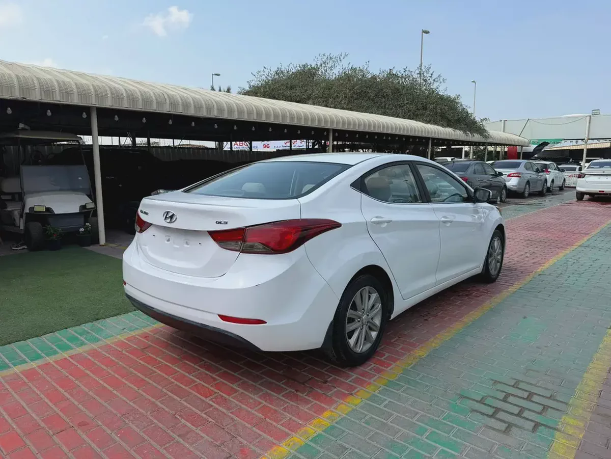 HYUNDAI ELANTRA-3-3