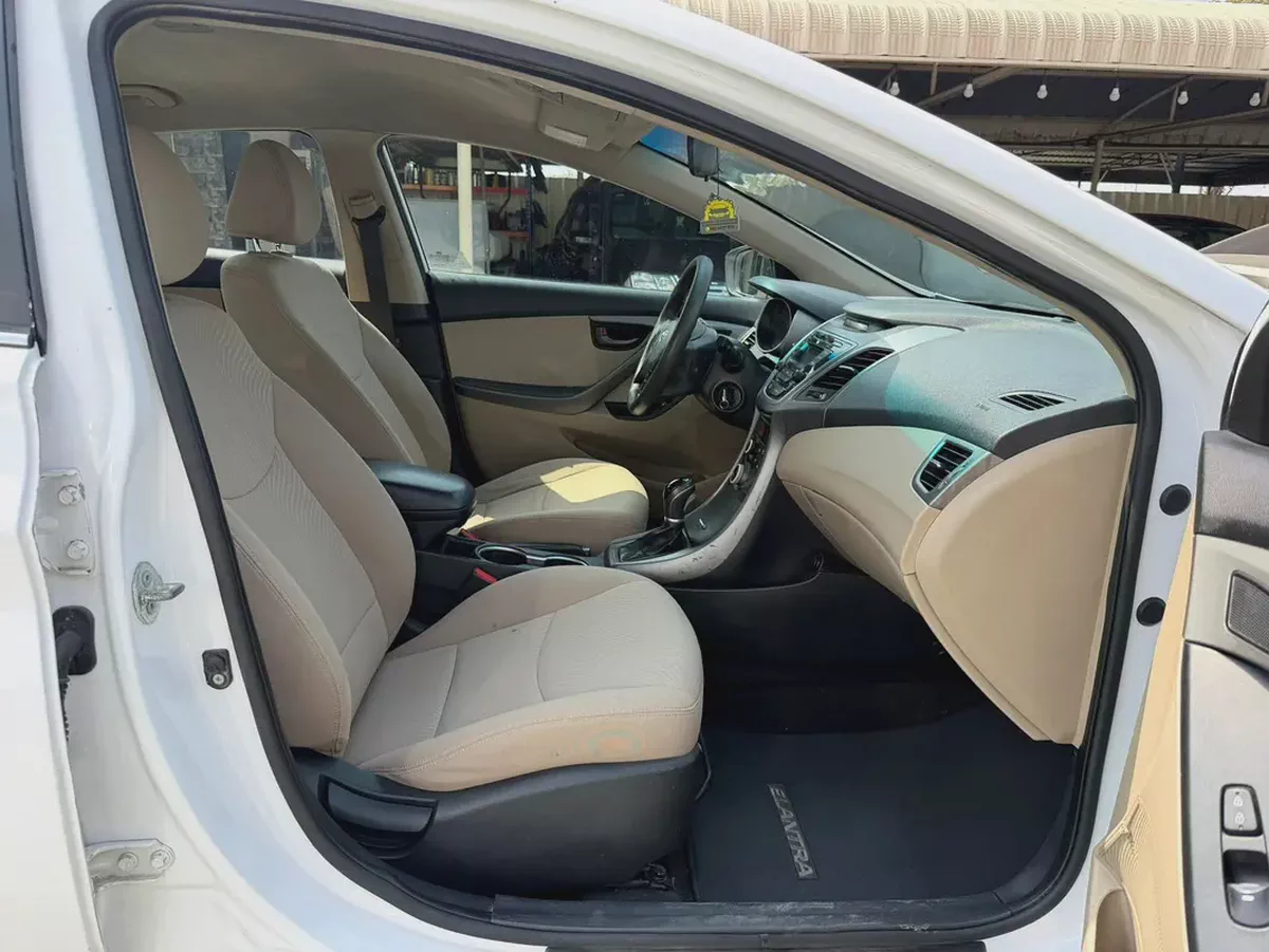 HYUNDAI ELANTRA-8-8