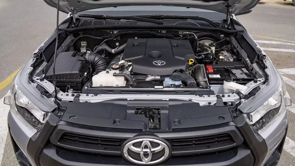 Toyota Hilux GL Hilux 2.4L mid option p.w MY2025 FOR EXPORT ONLY-15-0