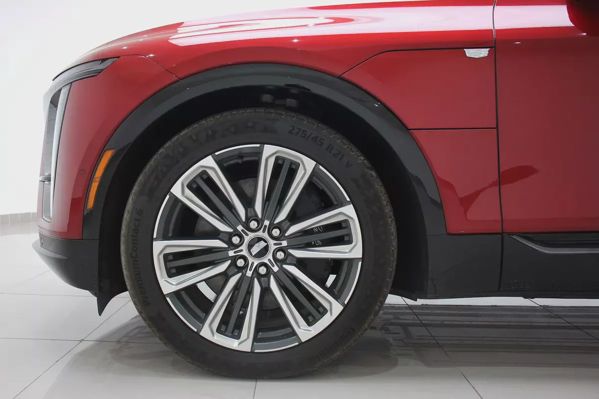 Cadillac Lyriq 2025 GCC Specs-4-4
