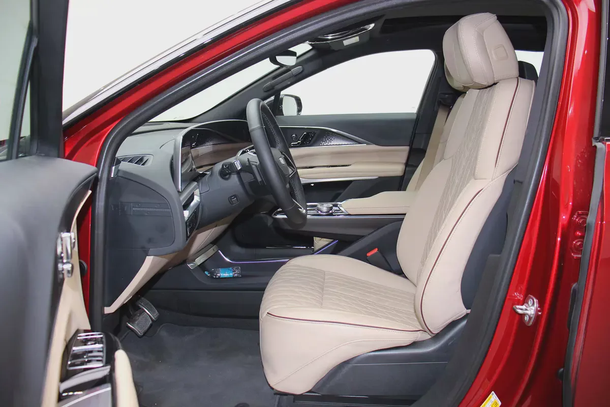 Cadillac Lyriq 2025 GCC Specs-7-7