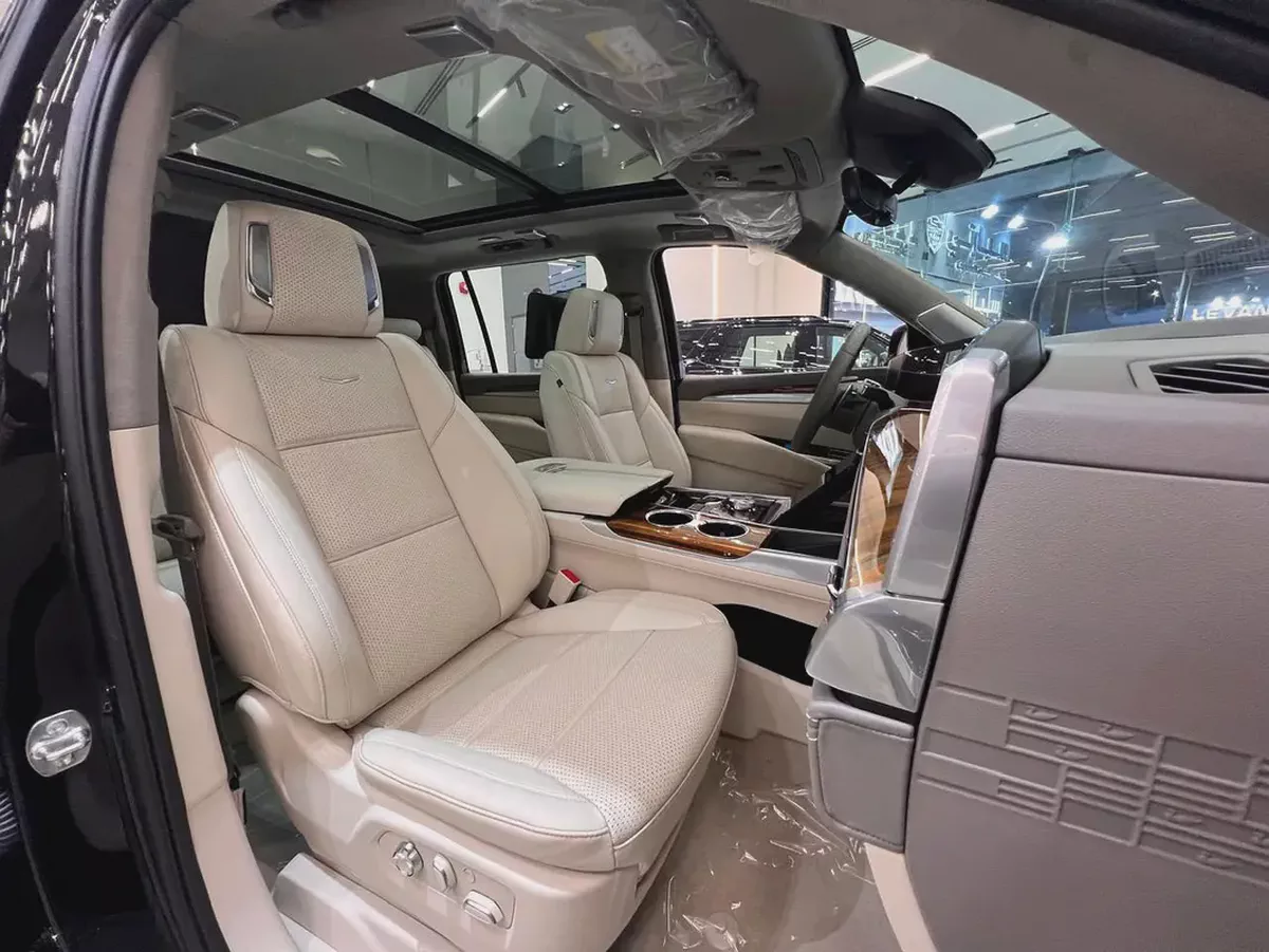 !! 2025 !! Cadillac | Escalade | ESV Platinum | GCC | Under Warranty and Service Contract-11-11