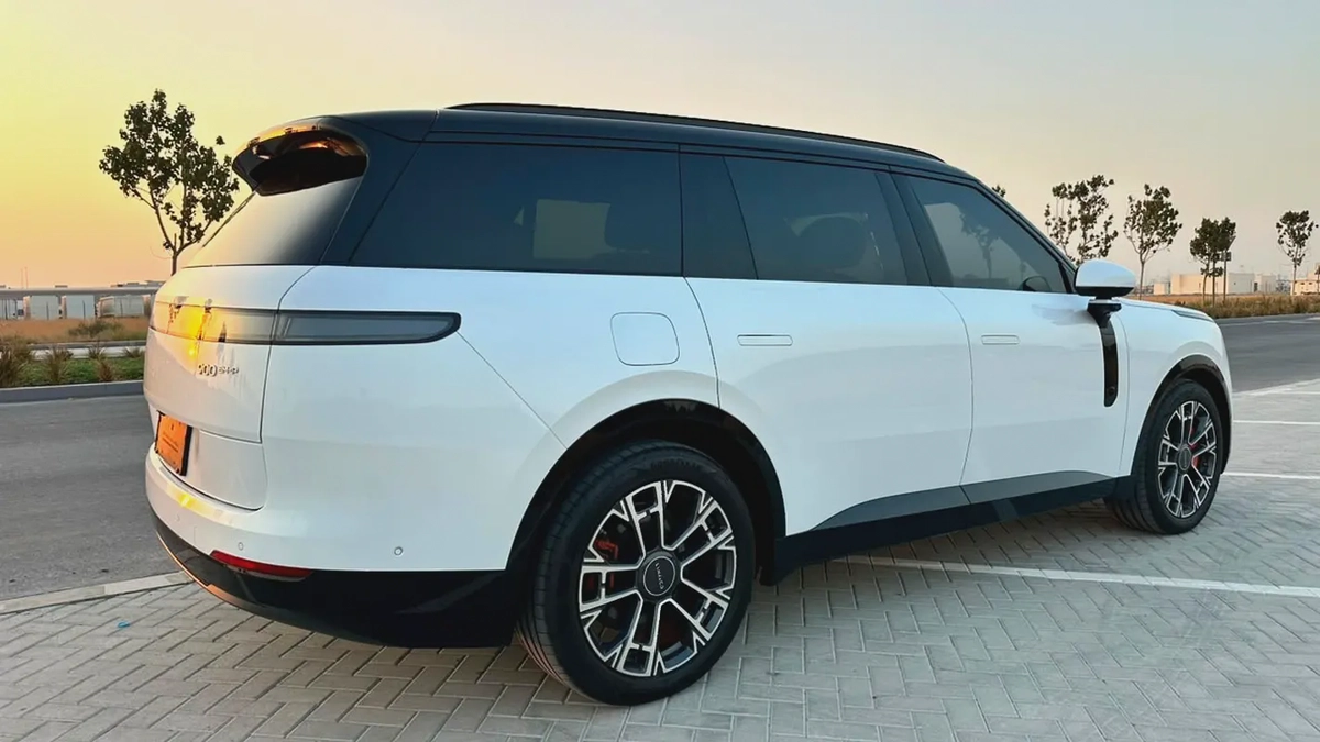 Lynk & Co 900 2.0 Ultra-2-2