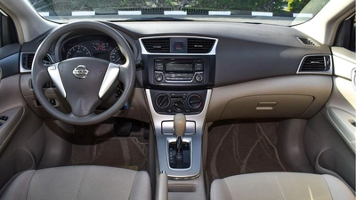 Nissan Sentra-4