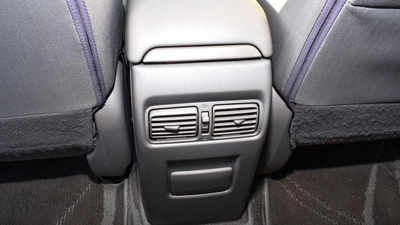 Nissan Sentra-11