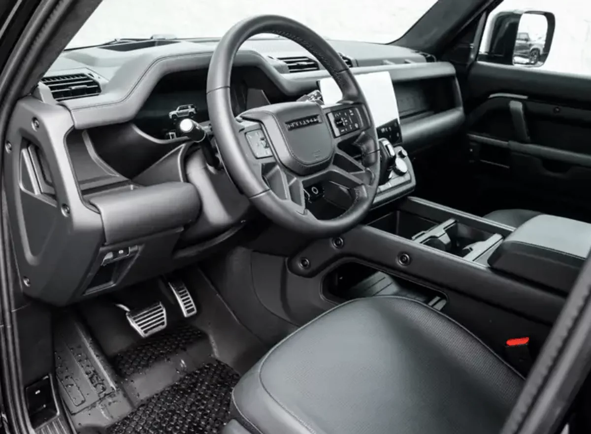 Land Rover Defender OCTA P635 Brand New  V8  Export Offer-6-0