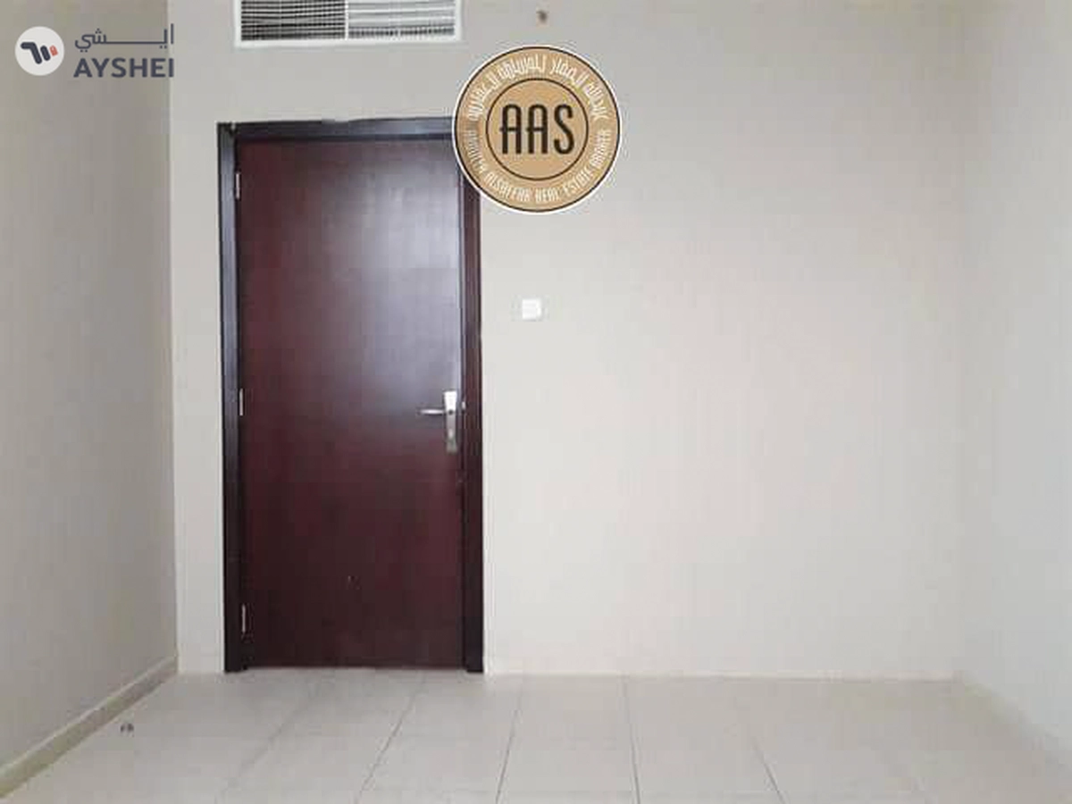 Near to mulla plaza best price in the area 1bhk with all facilities-3-3