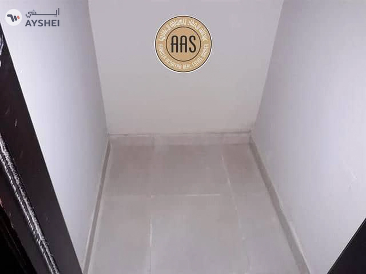 Near to mulla plaza best price in the area 1bhk with all facilities-4-4