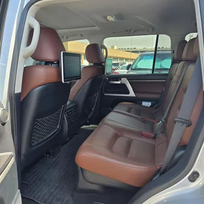 Toyota Land Cruiser VXR-6