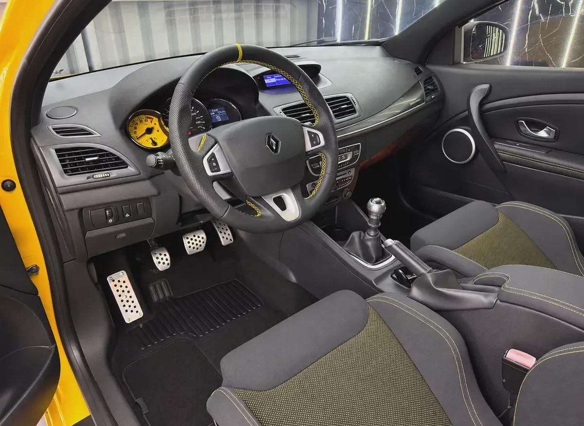 2011 Renault Megane RS | Renault Sport | 2.0L Turbo | 6 - Speed Manual-9-9