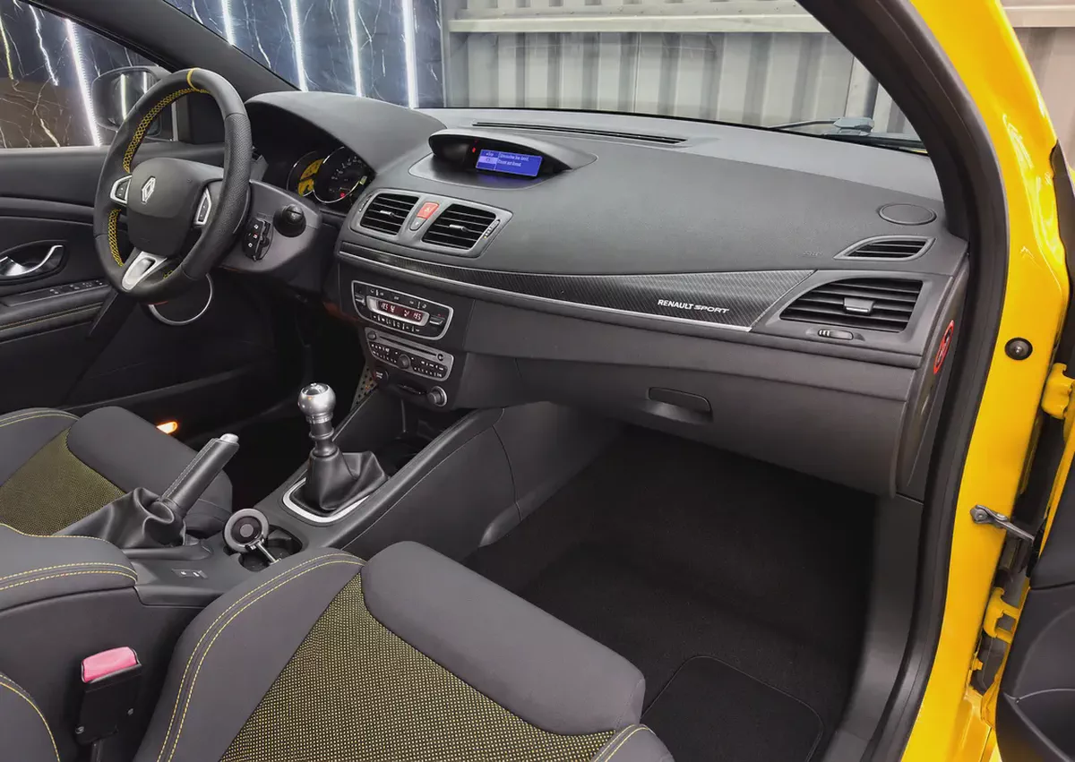 2011 Renault Megane RS | Renault Sport | 2.0L Turbo | 6 - Speed Manual-10-10