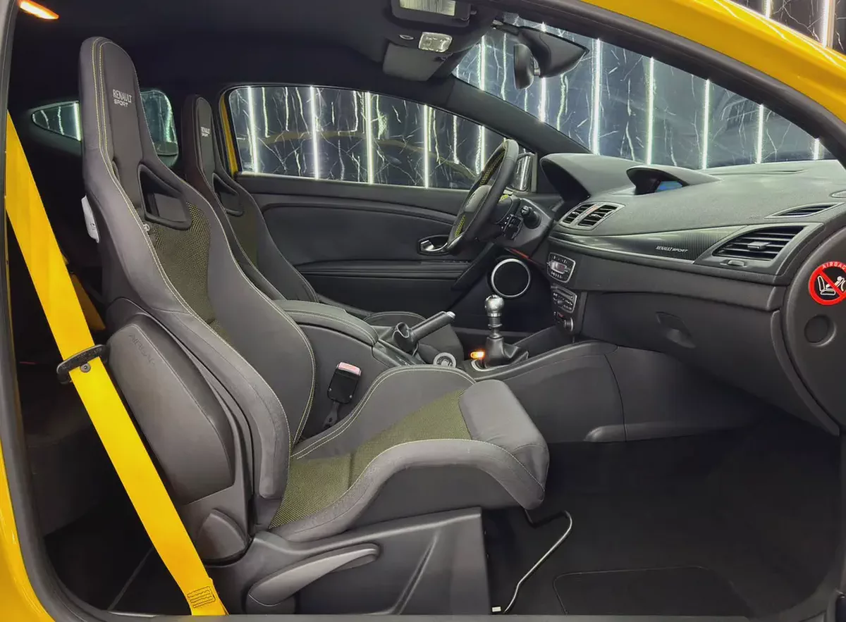 2011 Renault Megane RS | Renault Sport | 2.0L Turbo | 6 - Speed Manual-11-11