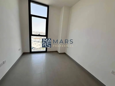 Big one bedroom with gym pool and parking-2