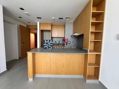 Big one bedroom with gym pool and parking-5