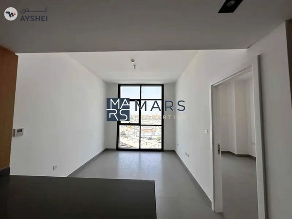 Big one bedroom with gym pool and parking