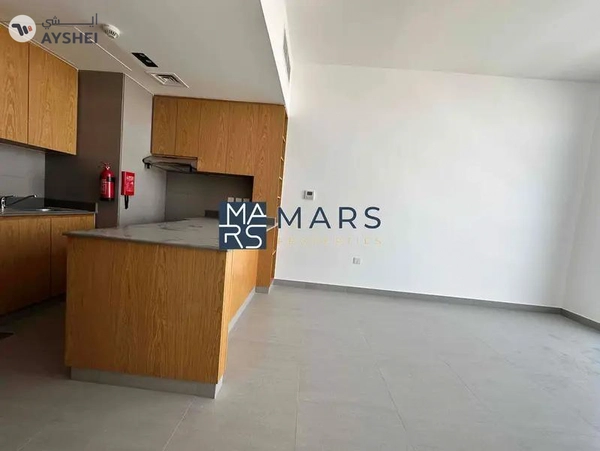 Big one bedroom with gym pool and parking