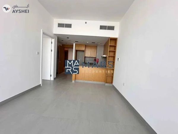 Big one bedroom with gym pool and parking