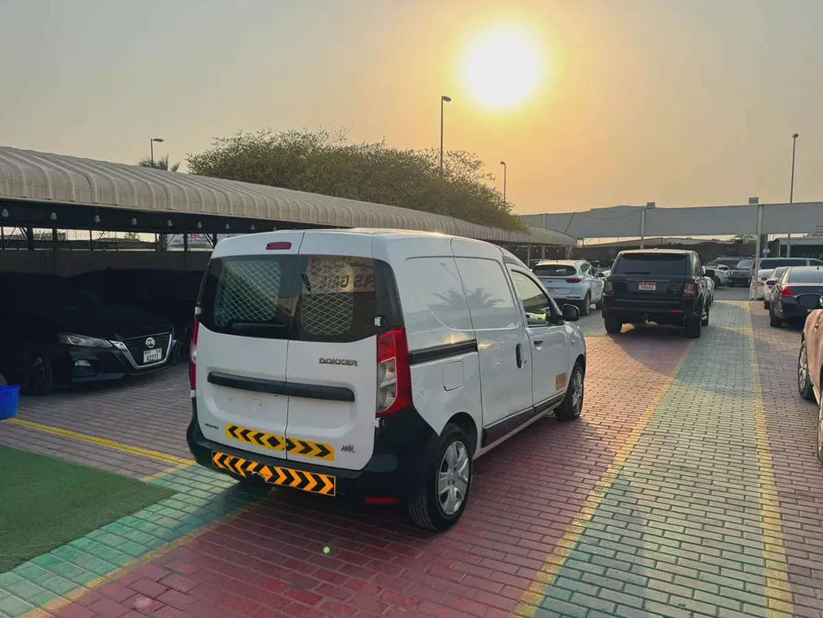 Renault Dokker Cargo 2018 | GCC Specs | Reliable Commercial Van-3-3