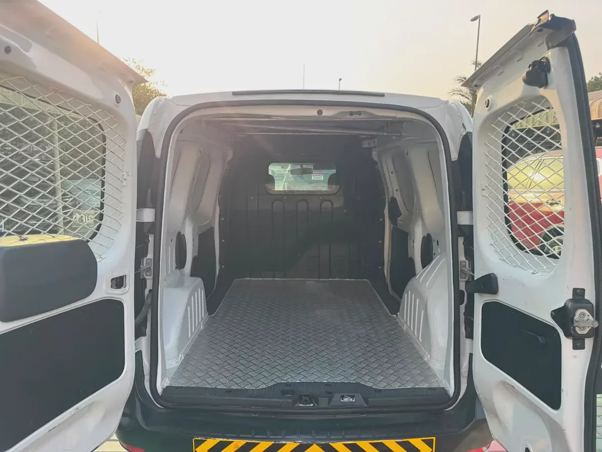 Renault Dokker Cargo 2018 | GCC Specs | Reliable Commercial Van-8-8