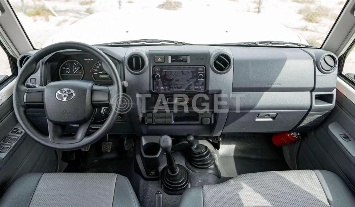 Toyota Land Cruiser Pick Up LAND CRUISER LC79 4.2L V6 DUBAL CAPIN-5-0