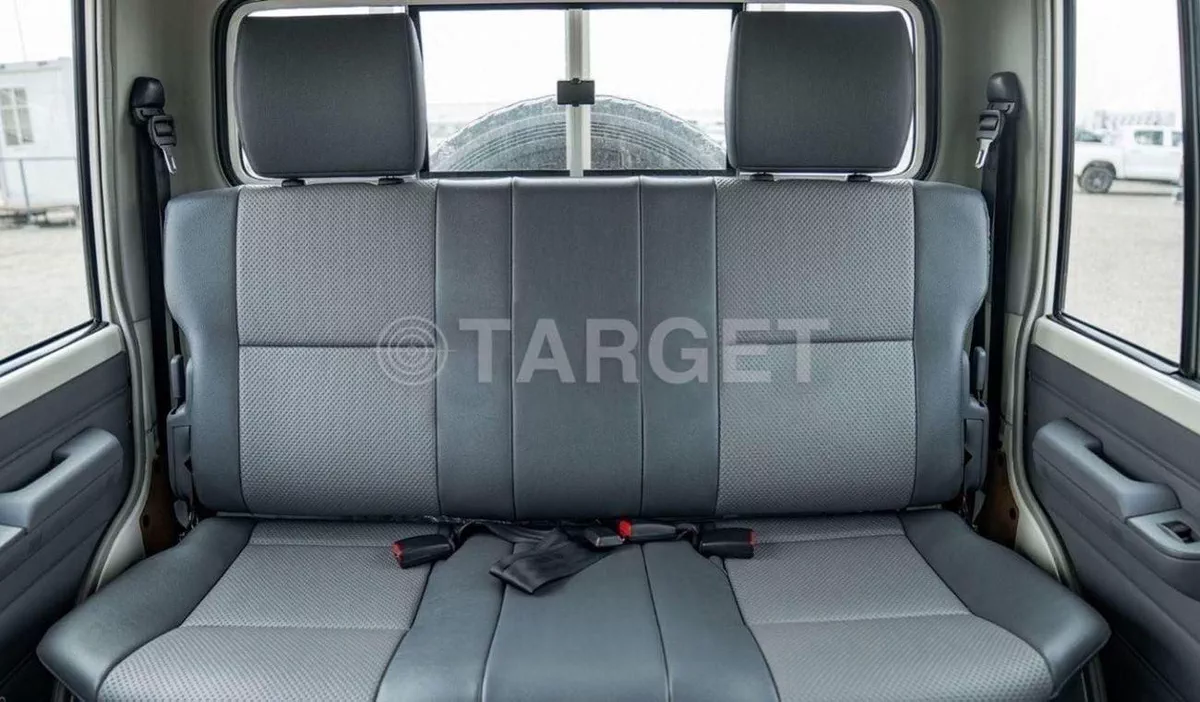 Toyota Land Cruiser Pick Up LAND CRUISER LC79 4.2L V6 DUBAL CAPIN-7-0