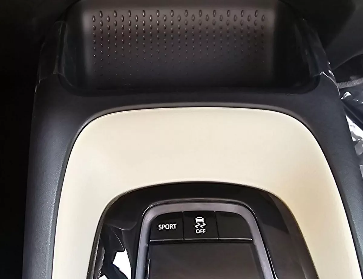 Toyota Corolla XLI TOYOTA COROLLA XLI BASIC || PETROL AT 2.0L V4 (CODE # CR2XLI) WHITE 2026-20-0