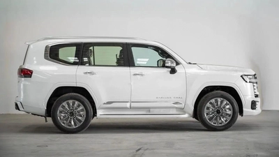 Toyota Land Cruiser LAND cruiser VXR 3.5 petrol 2026-3