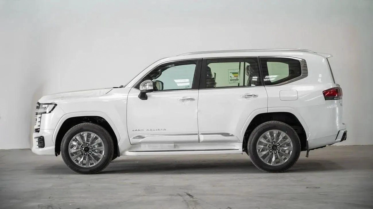 Toyota Land Cruiser LAND cruiser VXR 3.5 petrol 2026-2-0