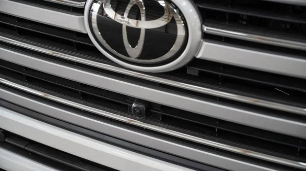 Toyota Land Cruiser LAND cruiser VXR 3.5 petrol 2026