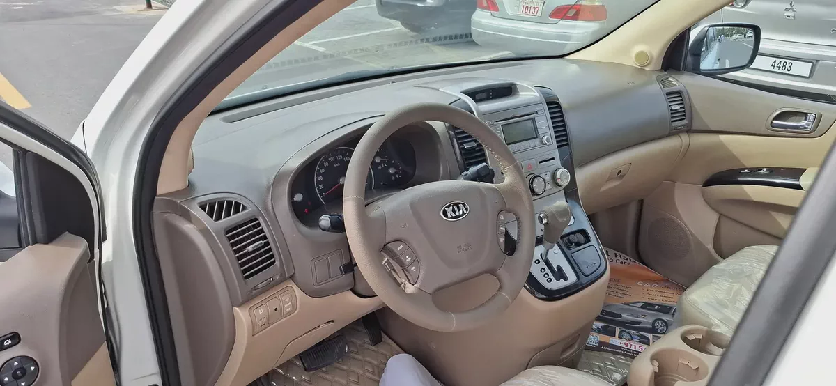 Kia Carnival 2015 Model GCC Perfect Condition Full options Smoothly Drive-10-10