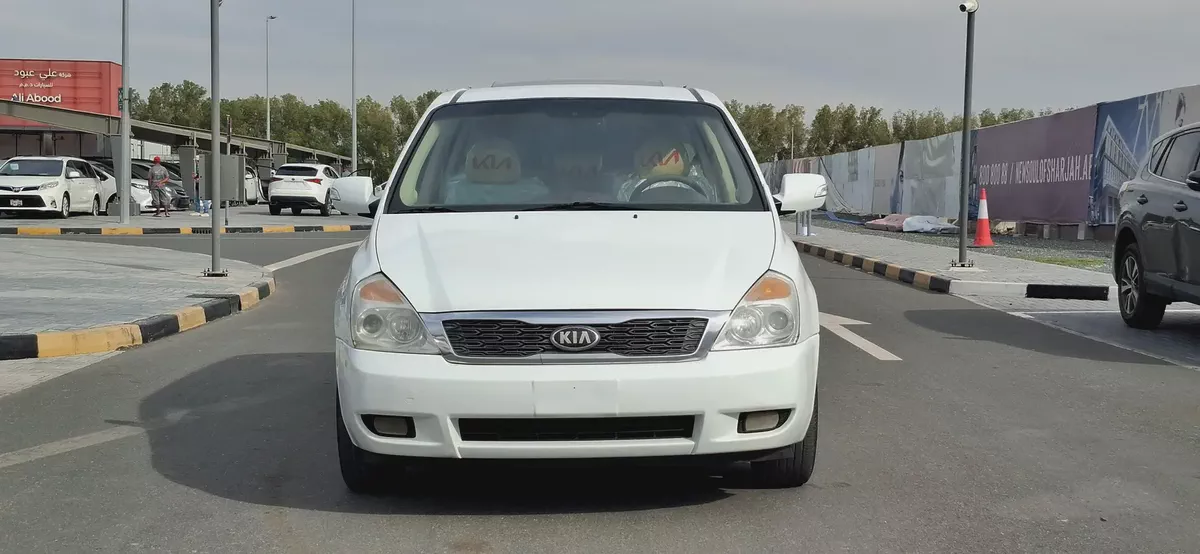 Kia Carnival 2015 Model GCC Perfect Condition Full options Smoothly Drive