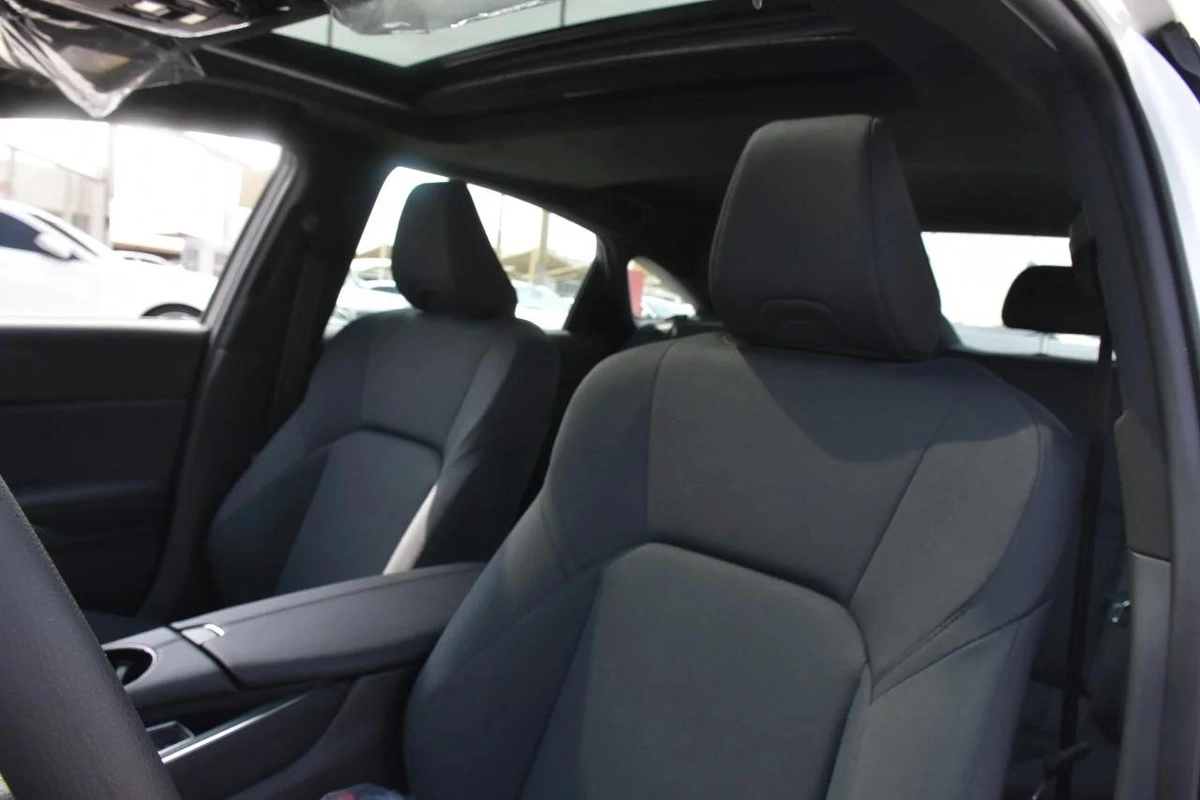TOYOTA AVALON 2025 | WHITE-4-4