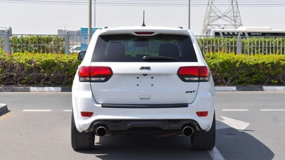 Jeep Grand Cherokee SRT 6.4 L V8-13