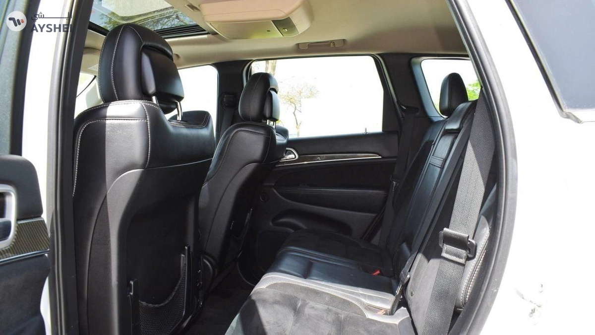 Jeep Grand Cherokee SRT 6.4 L V8-6-6