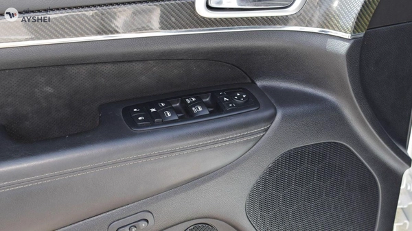 Jeep Grand Cherokee SRT 6.4 L V8