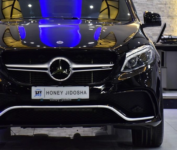 Mercedes Benz GLE 350d ( 2018 Model ) in Black Color European Specs