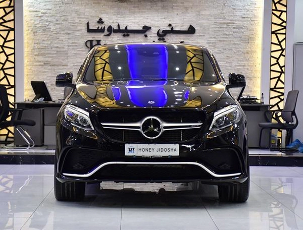 Mercedes Benz GLE 350d ( 2018 Model ) in Black Color European Specs