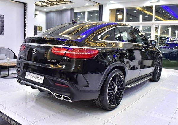 Mercedes Benz GLE 350d ( 2018 Model ) in Black Color European Specs