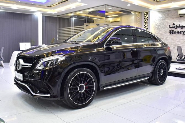 Mercedes Benz GLE 350d ( 2018 Model ) in Black Color European Specs