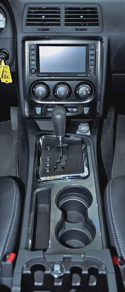 ONE and ONLY in the WHOLE REGION! Dodge Challenger SRT8 6.1 HEMI ( 2010 Model ) GCC Specs-17
