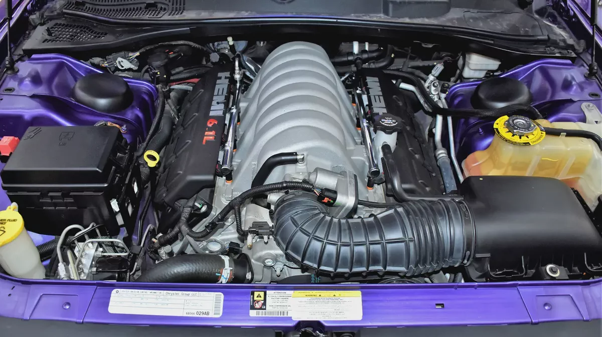 ONE and ONLY in the WHOLE REGION! Dodge Challenger SRT8 6.1 HEMI ( 2010 Model ) GCC Specs-19-19