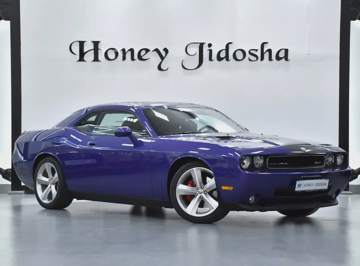 ONE and ONLY in the WHOLE REGION! Dodge Challenger SRT8 6.1 HEMI ( 2010 Model ) GCC Specs-2-2