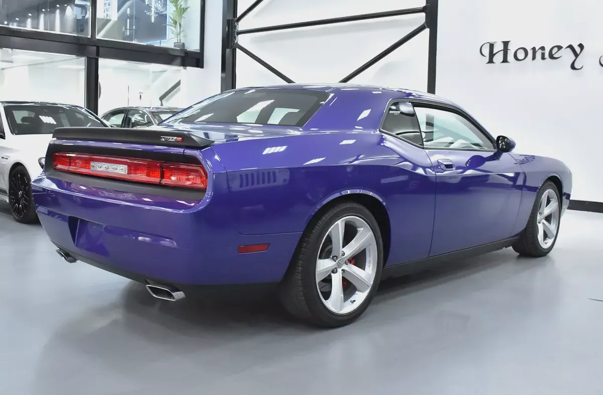 ONE and ONLY in the WHOLE REGION! Dodge Challenger SRT8 6.1 HEMI ( 2010 Model ) GCC Specs-6-6