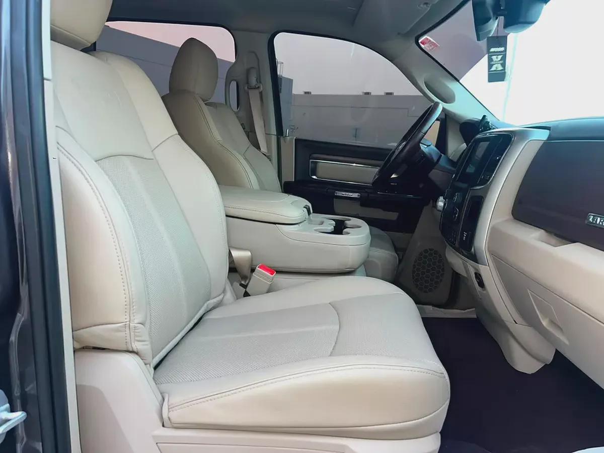 Pristine 2020 Dodge Ram 1500 Laramie | GCC Specs | Low Mileage-9-9